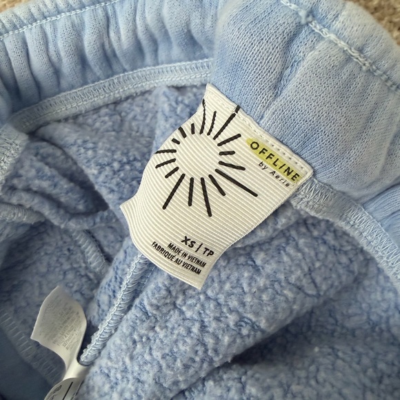 Aerie set - Picture 2 of 3